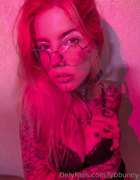 Naakte gelekte OnlyFans-foto van Lybbunny