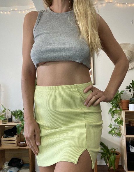 Naakte gelekte OnlyFans-foto van Nakedbakerstv