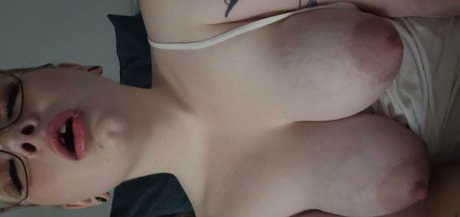 Naakte gelekte OnlyFans-foto van Gypsyheartsoulandbody