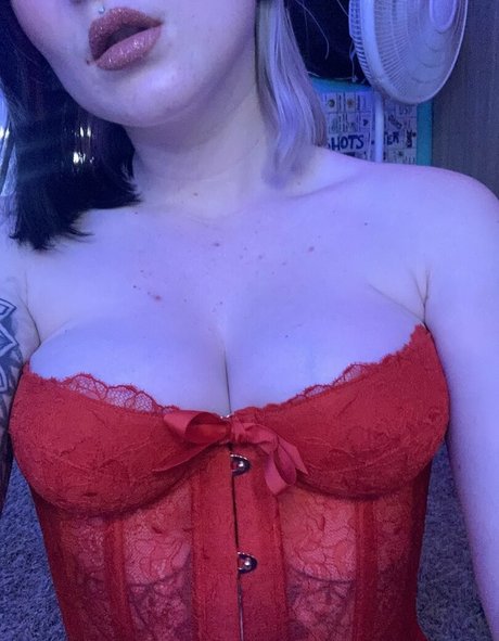Naakte gelekte OnlyFans-foto van Succubusitt