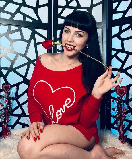 Naakte gelekte OnlyFans-foto van Punkqueenxoxo