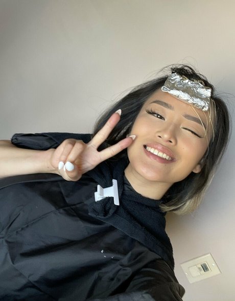 Naakte gelekte OnlyFans-foto van Kaliauniverse