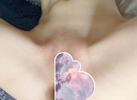 Naakte gelekte OnlyFans-foto van Littlekitti