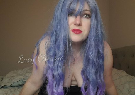 Naakte gelekte OnlyFans-foto van Lucycherriefree