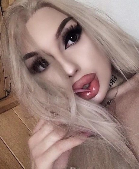 Naakte gelekte OnlyFans-foto van Charlotteventura