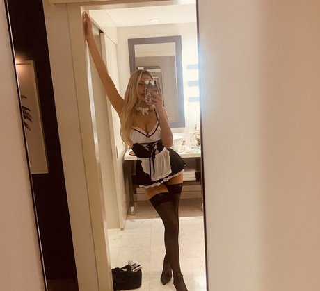 Dressupblondie