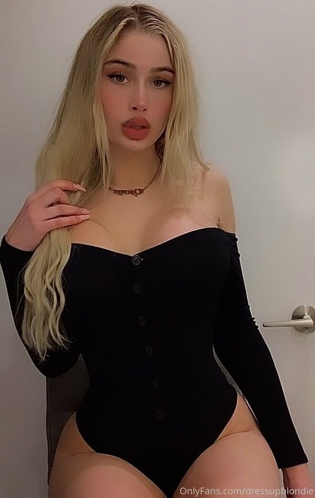 Naakte gelekte OnlyFans-foto van Dressupblondie