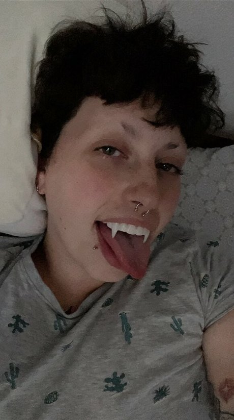 Naakte gelekte OnlyFans-foto van Nymphofstyx