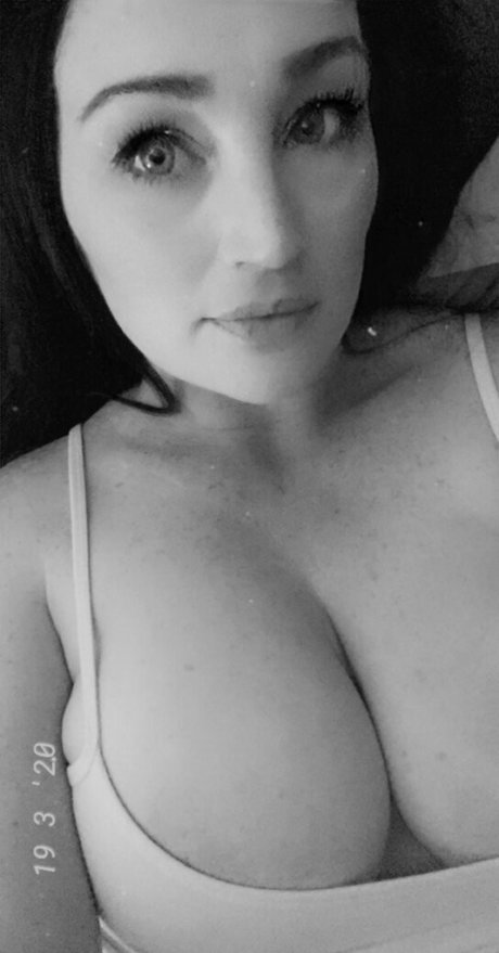 Naakte gelekte OnlyFans-foto van Rachierach429