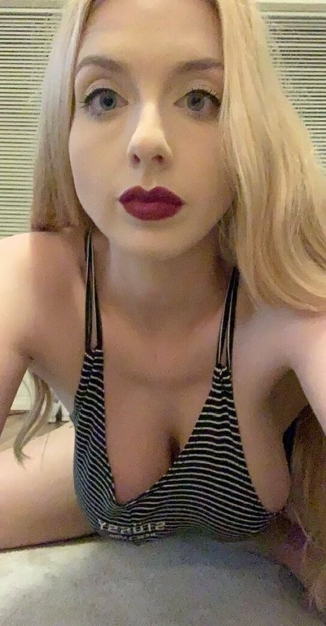 Naakte gelekte OnlyFans-foto van Boobsandthings