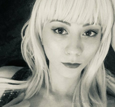 Naakte gelekte OnlyFans-foto van Ayumii