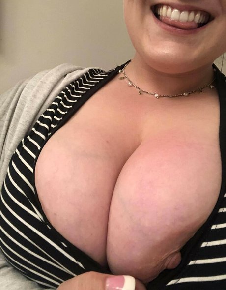 Naakte gelekte OnlyFans-foto van Daydreamingprisoner252
