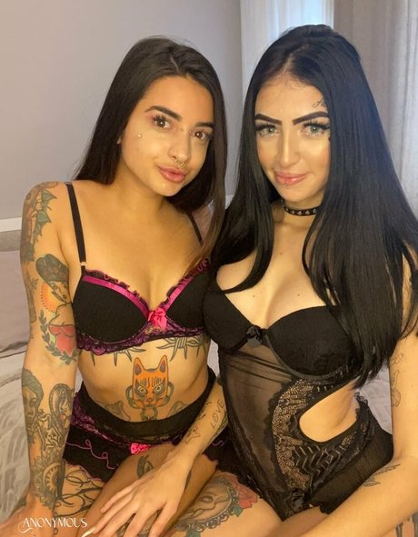 Naakte gelekte OnlyFans-foto van Deskicio Suicide
