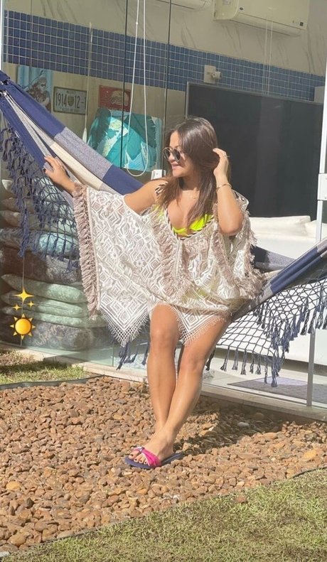 Naakte gelekte OnlyFans-foto van Tamires Nascimento