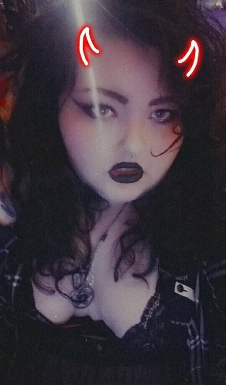 Naakte gelekte OnlyFans-foto van Onechubbywitch