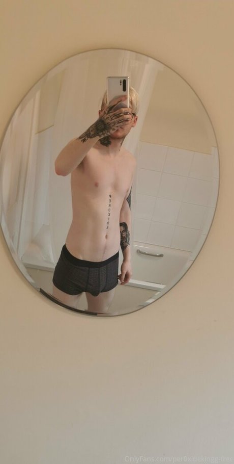 Naakte gelekte OnlyFans-foto van Per0xidekinggfree