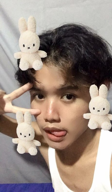 Naakte gelekte OnlyFans-foto van Femboy4eva