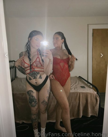 Naakte gelekte OnlyFans-foto van Celinehoney