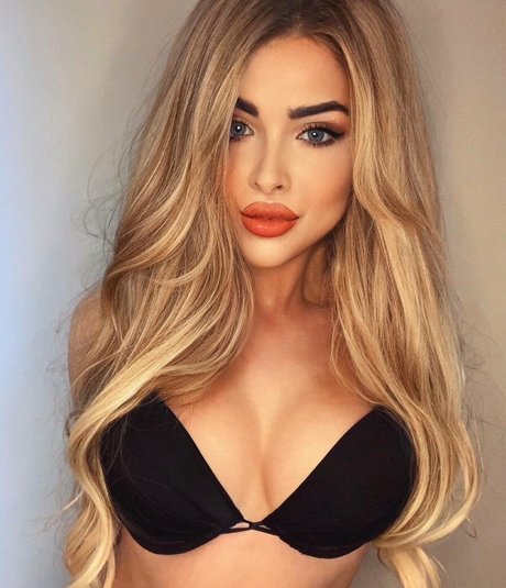 Naakte gelekte OnlyFans-foto van Underc0verl0vers