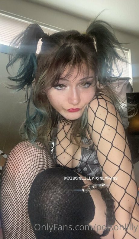 Naakte gelekte OnlyFans-foto van Poisonlilly