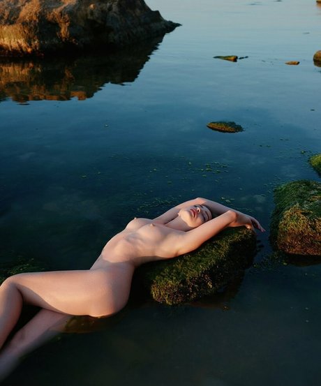 Naakte gelekte OnlyFans-foto van Olia Malyuchenko
