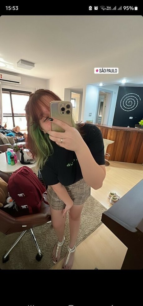 Naakte gelekte OnlyFans-foto van Marina Grohmann