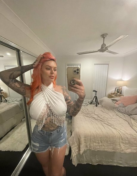 Naakte gelekte OnlyFans-foto van Giafree
