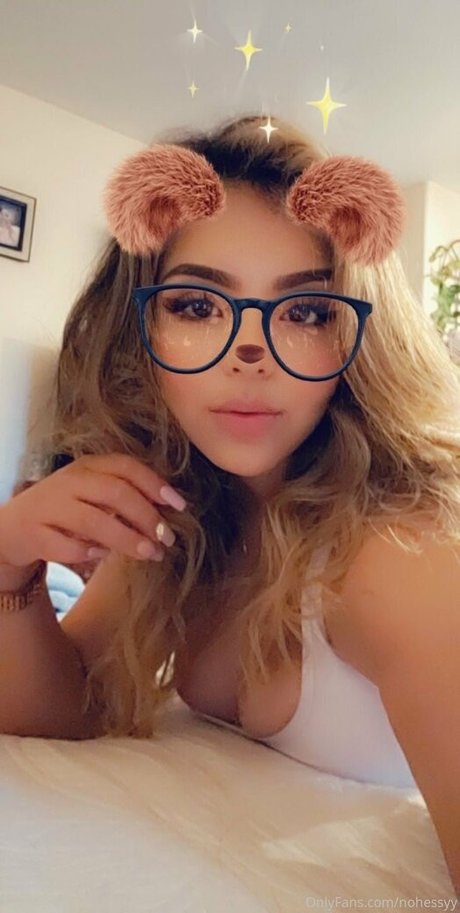Naakte gelekte OnlyFans-foto van Nohessyfree
