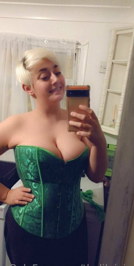 Naakte gelekte OnlyFans-foto van Thelilpixie