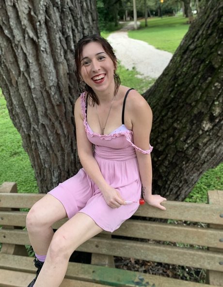 Naakte gelekte OnlyFans-foto van Swallowpeaches