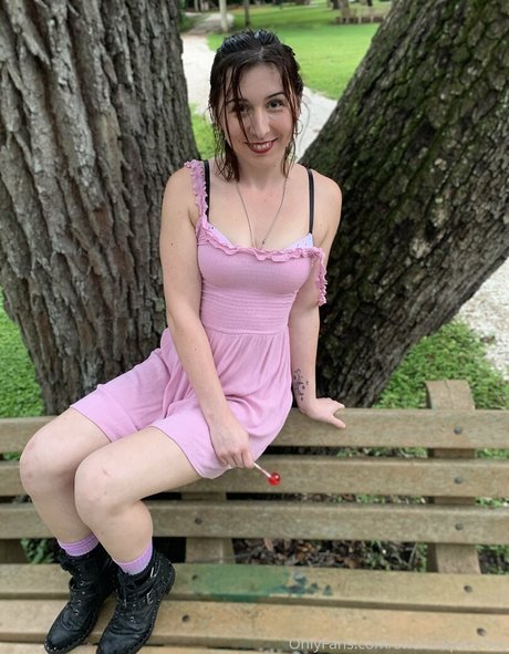Naakte gelekte OnlyFans-foto van Swallowpeaches