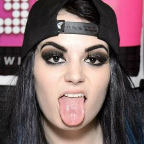 Naakte gelekte OnlyFans-foto van Saraya