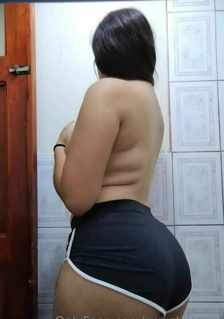 Naakte gelekte OnlyFans-foto van Sweetalexia