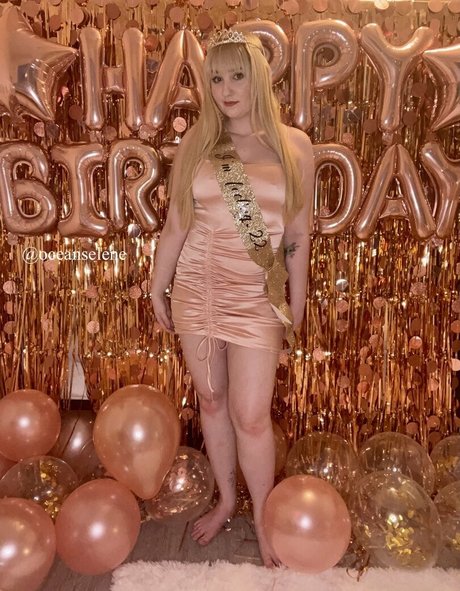 Naakte gelekte OnlyFans-foto van Thatkinkything