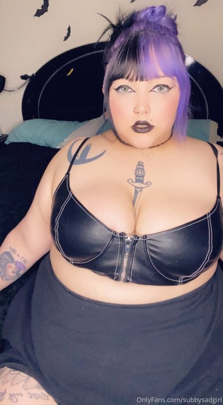 Naakte gelekte OnlyFans-foto van Subbysadgirl