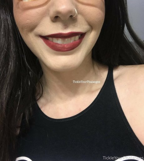 Goddess_tickle