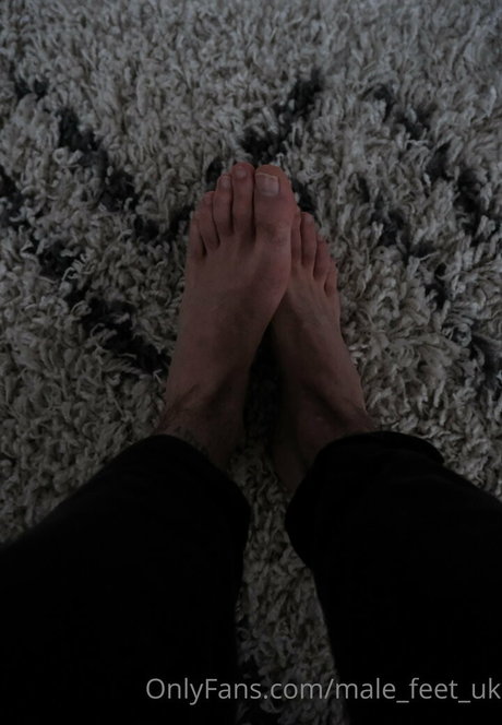 Naakte gelekte OnlyFans-foto van Malefeetuk