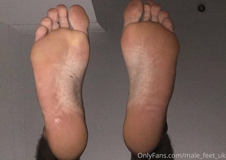 Male_feet_uk