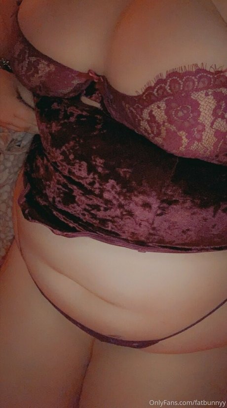 Naakte gelekte OnlyFans-foto van Fatbunnyy