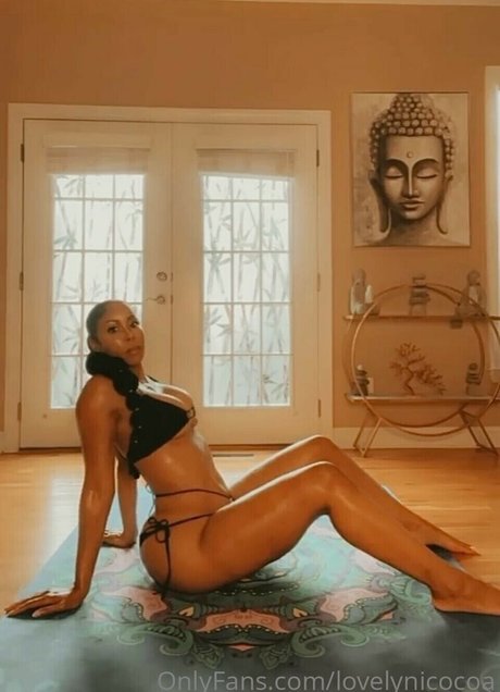 Naakte gelekte OnlyFans-foto van Lovelynicocoa