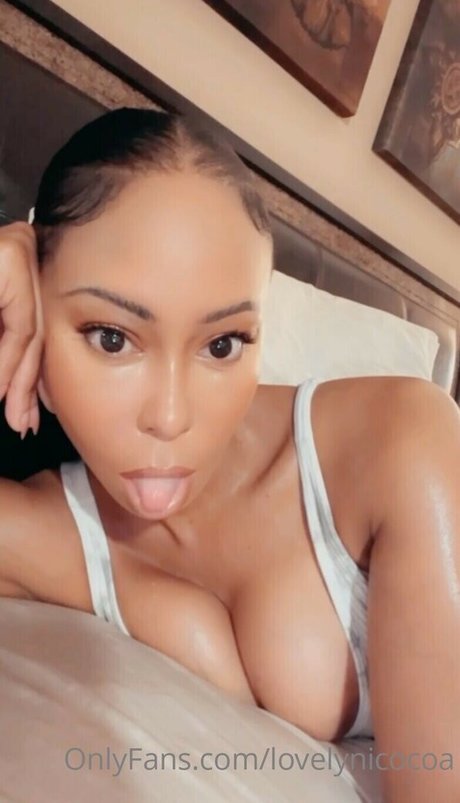 Naakte gelekte OnlyFans-foto van Lovelynicocoa