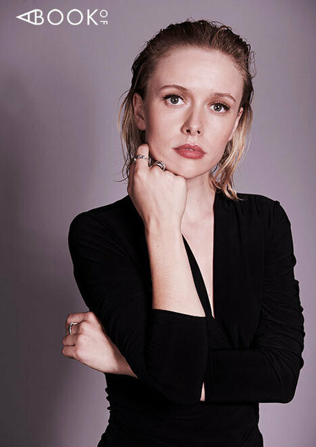 Amelia Eve