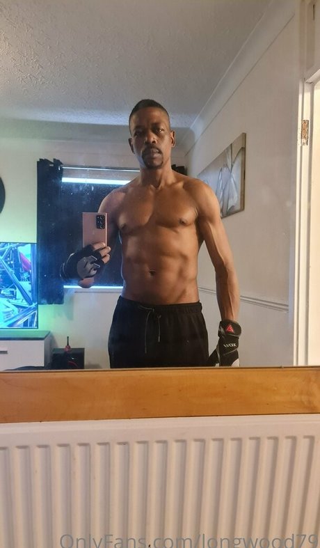 Naakte gelekte OnlyFans-foto van Longwood79