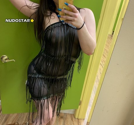 Naakte gelekte OnlyFans-foto van Remi White