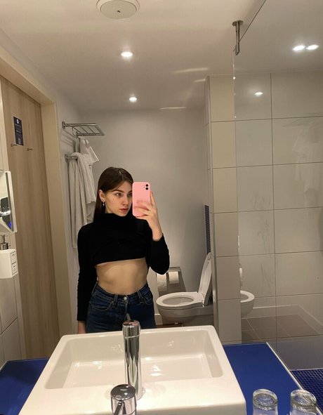 Naakte gelekte OnlyFans-foto van Valericat