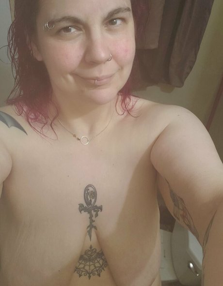 Naakte gelekte OnlyFans-foto van Brihannababe