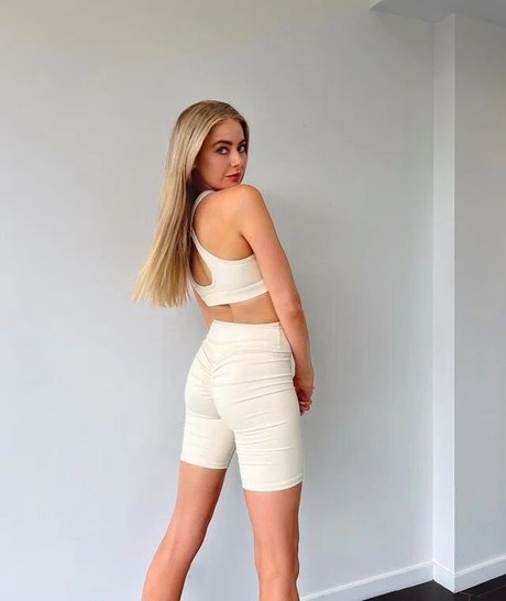 April Rose Pengilly
