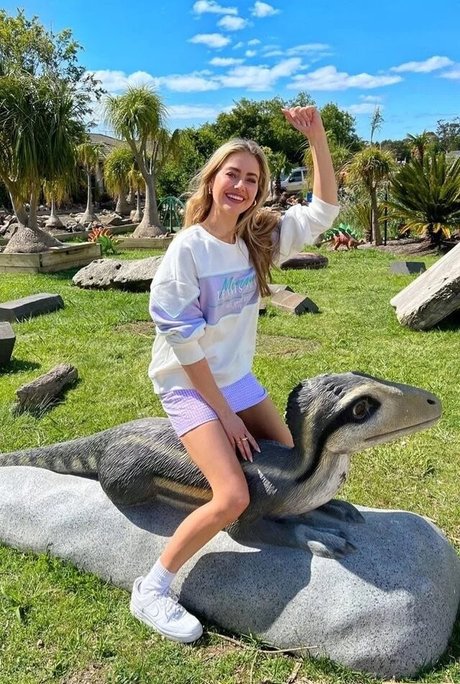 Naakte gelekte OnlyFans-foto van April Rose Pengilly