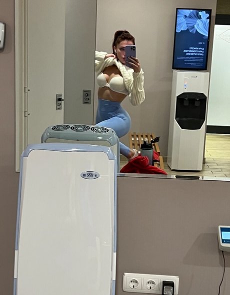 Naakte gelekte OnlyFans-foto van Sexyrucouple