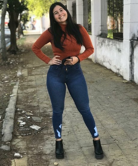 Naakte gelekte OnlyFans-foto van Belen Blanco